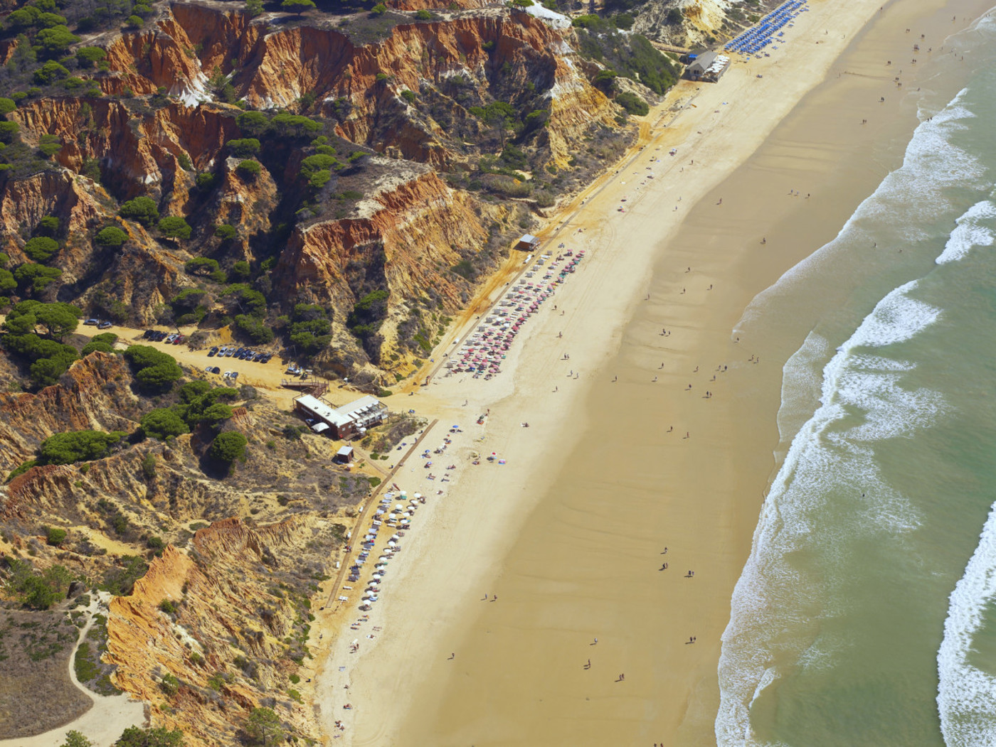 Praia do Barranco das Belharucas